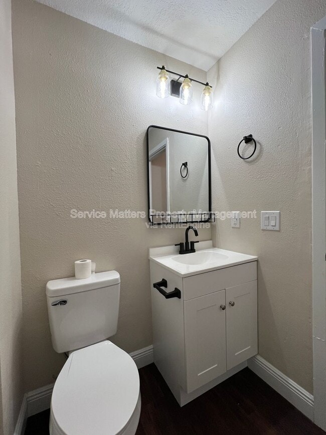 Building Photo - 1106 Doctor M.L.K. Jr Dr