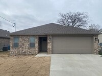 Building Photo - 2011 Maurice St