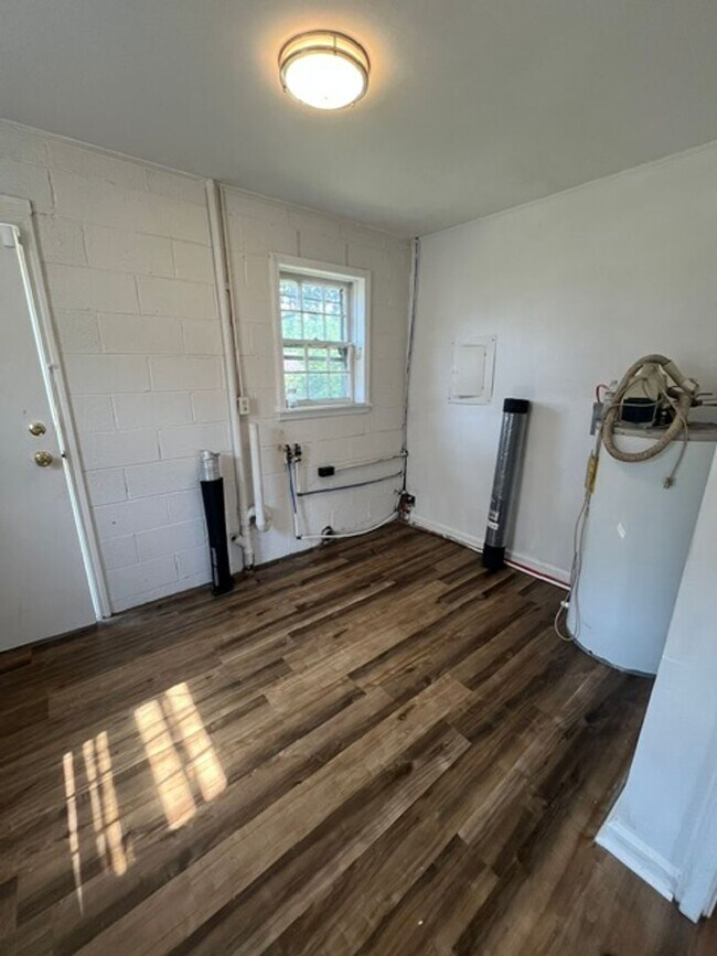Building Photo - 3626 Holts Chapel Rd