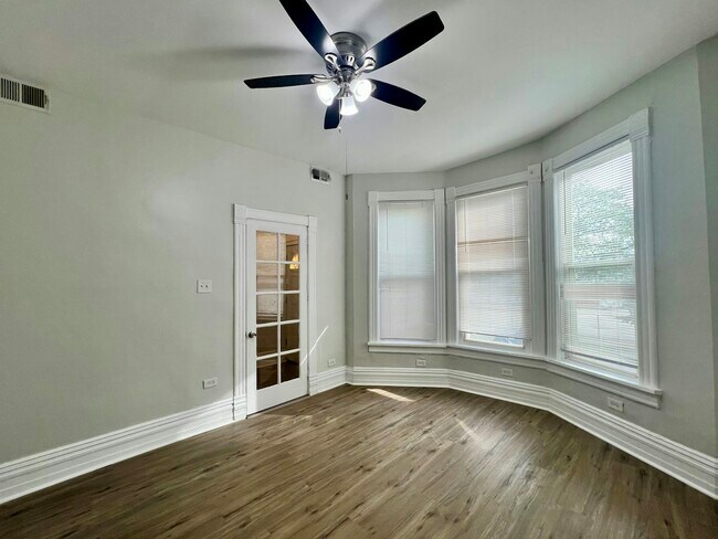 Building Photo - 1742 N Saint Louis Ave