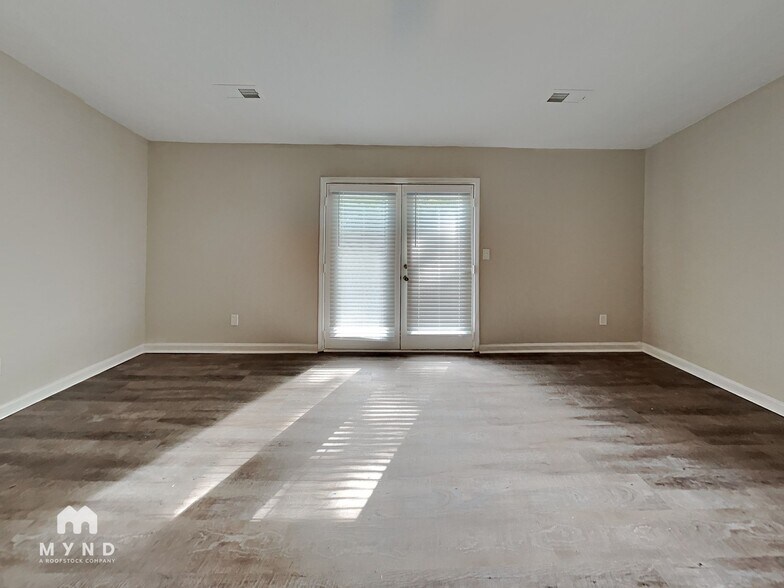 Building Photo - 110 Hodge Dr