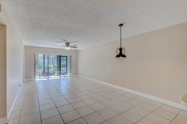 Building Photo - 601 Sabal Ridge Cir