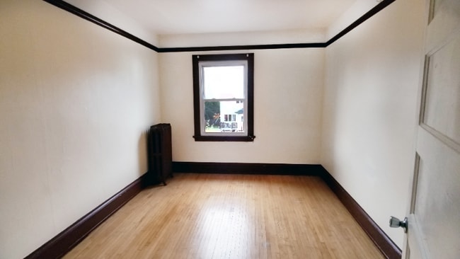 Building Photo - 1806 John Ave