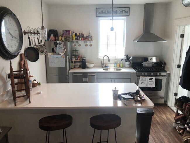 Building Photo - 105 Broadway