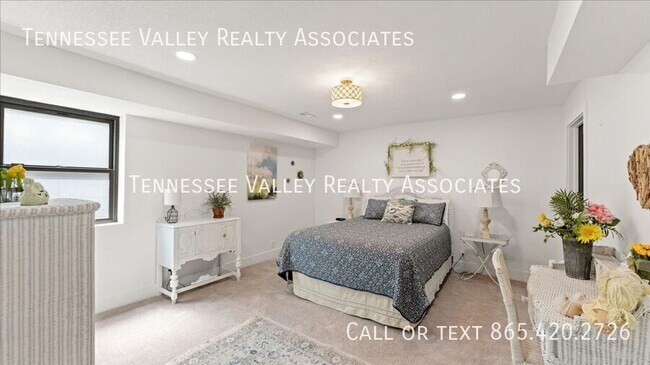 Building Photo - 813 N Cedar Bluff Rd