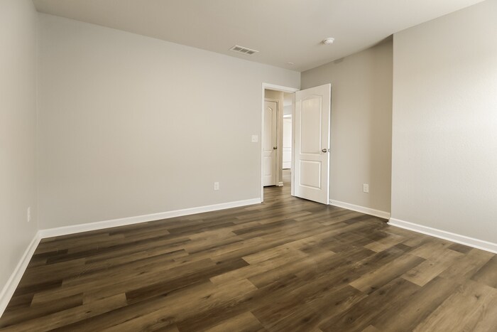 Building Photo - 3025 Wingadee Dr