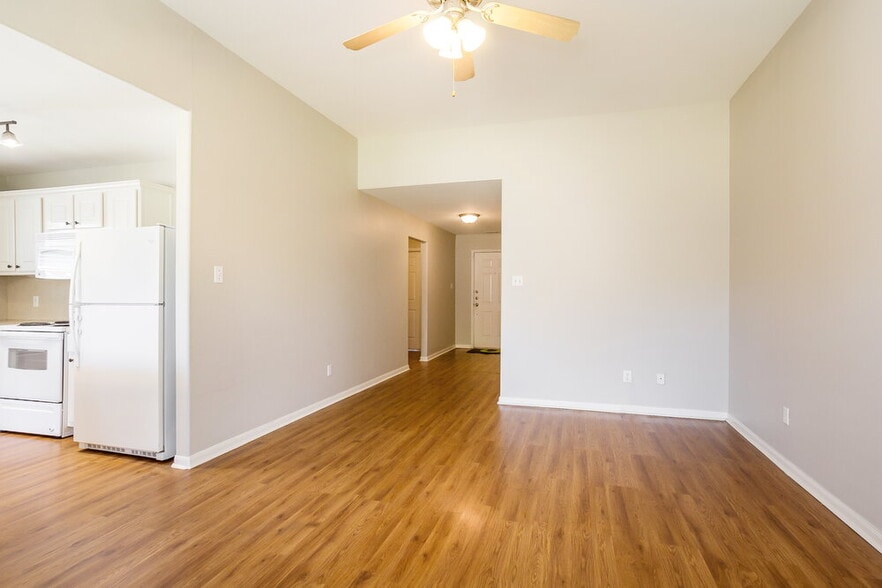 Building Photo - 4719 San Antonio River Dr