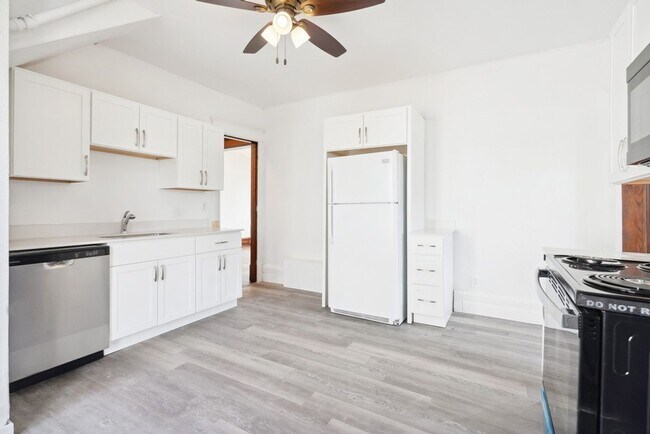 Building Photo - 246 Western Ave