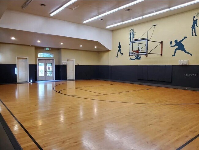 Building Photo - 10213 Courtney Palms Blvd