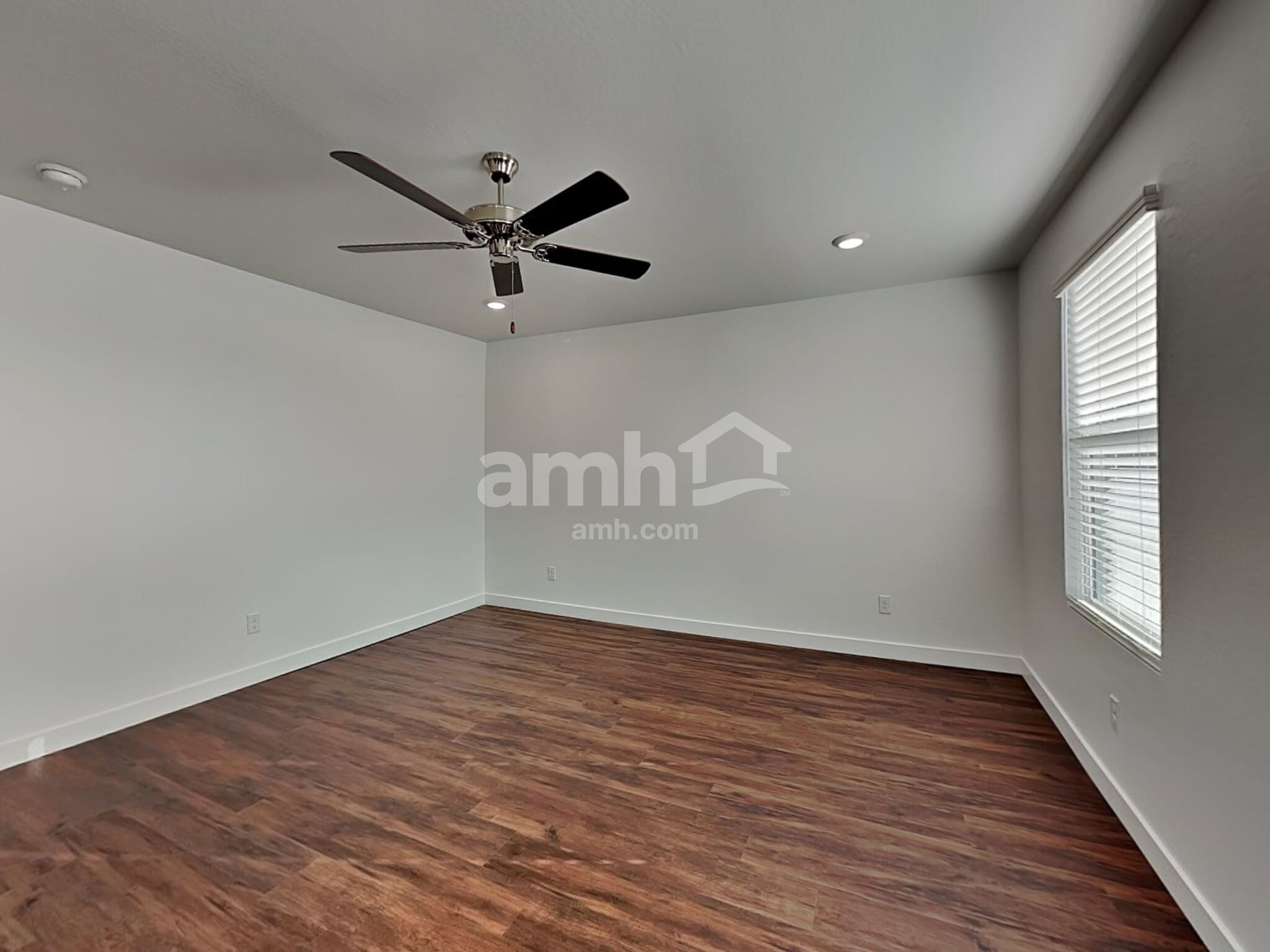 Building Photo - 8318 S 21st Ln