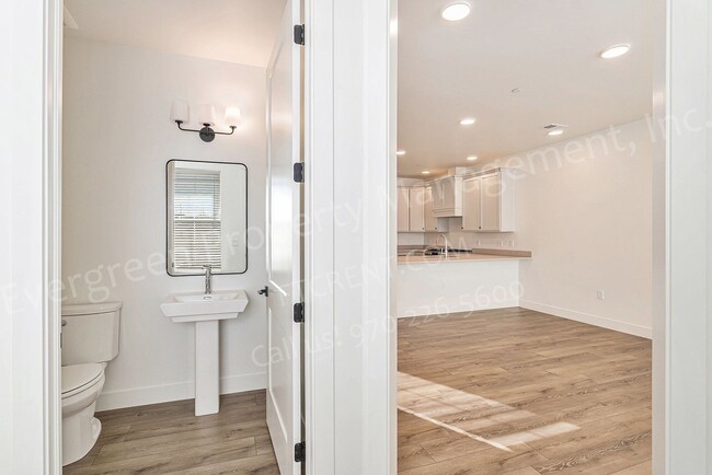 Building Photo - Beautiful Townhome in Kechter Farms!