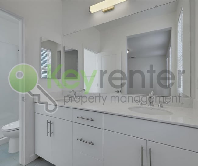 Building Photo - 487 McClatchy Way