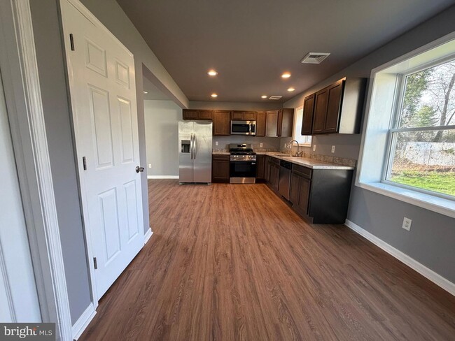 Building Photo - 5517 Schumacher Dr