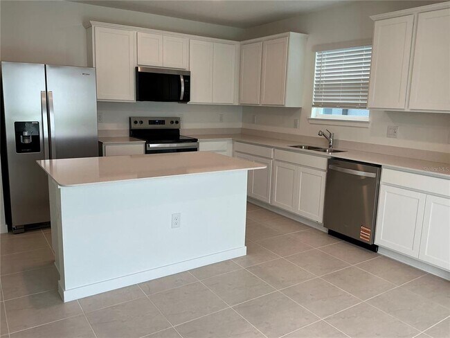 Building Photo - 3548 Hornbeam Rd