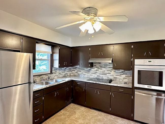 Building Photo - 5617 N 69th St