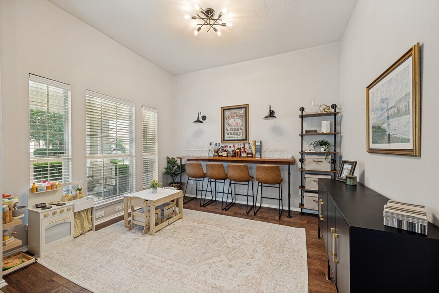 Building Photo - 9716 Hedge Bell Dr
