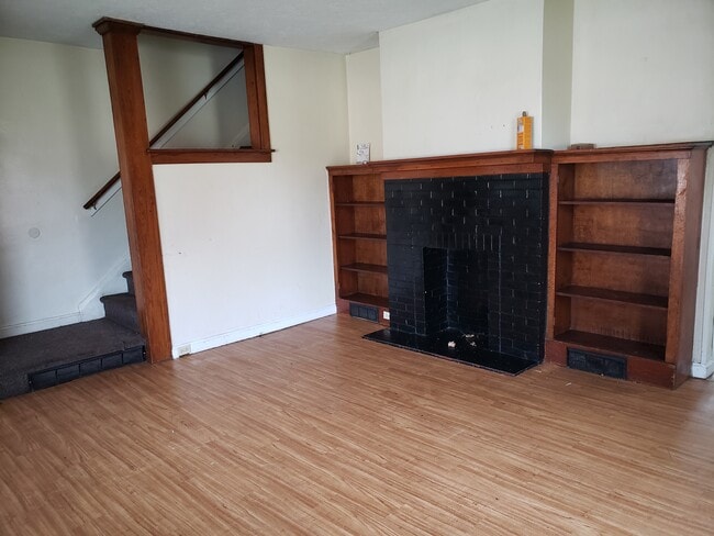 Building Photo - 702 Stambaugh Ave