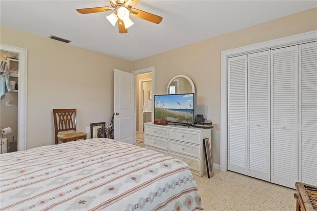 Building Photo - 4020 Palm Dr