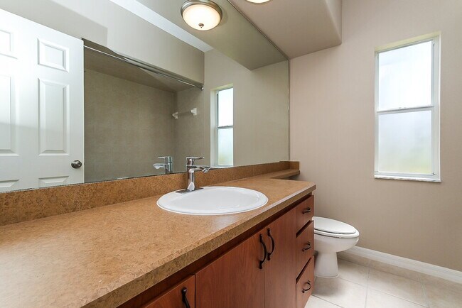 Building Photo - 3347 Bayshore Ct