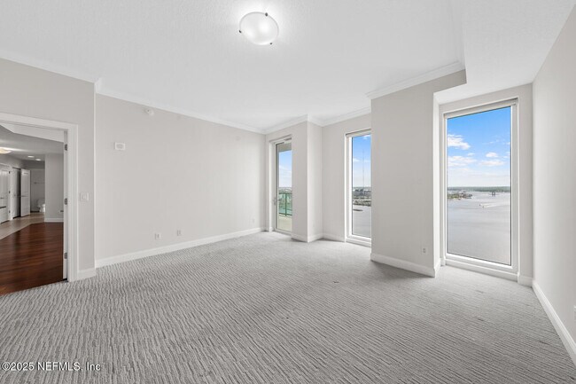 Building Photo - 1431 Riverplace Blvd