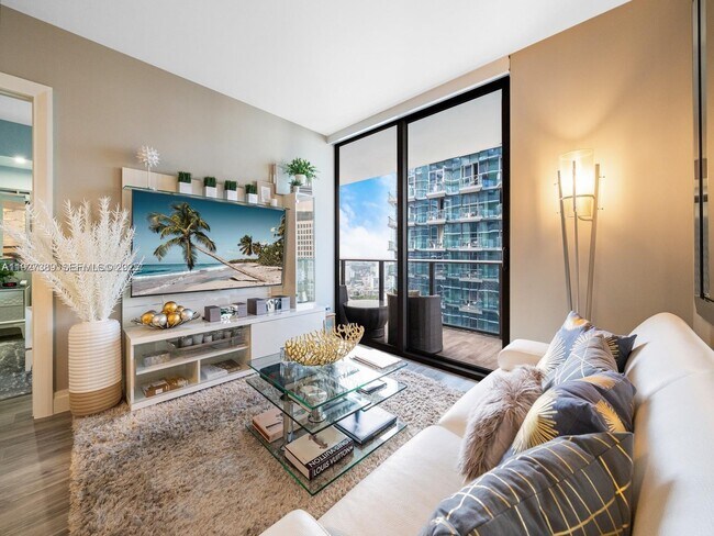 Building Photo - 801 S Miami Ave