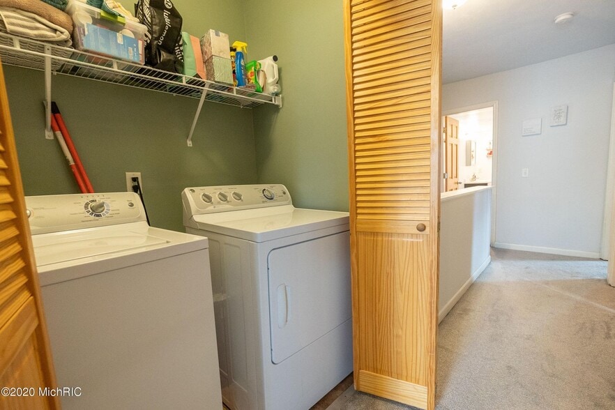 Building Photo - 416 5th St NW