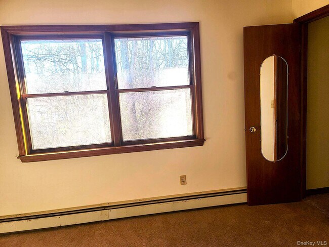 Building Photo - 1022 Violet Ave