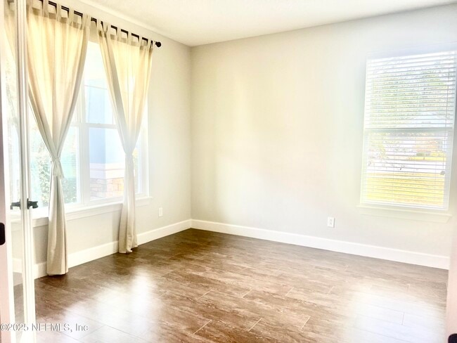 Building Photo - 242 Orchard Ln