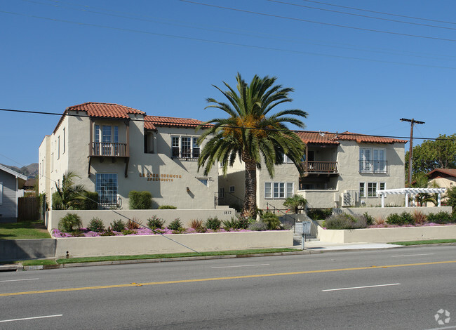 Primary Photo - La Casa Hermosa Apartments