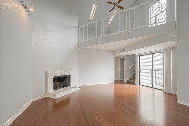 Building Photo - 9809 Richmond Ave.