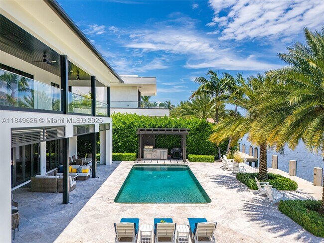 Building Photo - 632 Intracoastal Dr