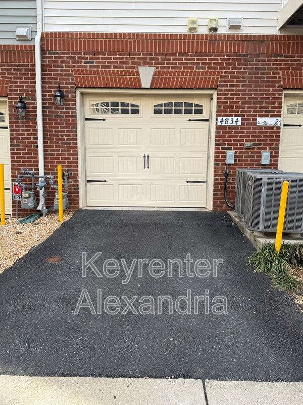 Building Photo - 4834 Dane Ridge Cir