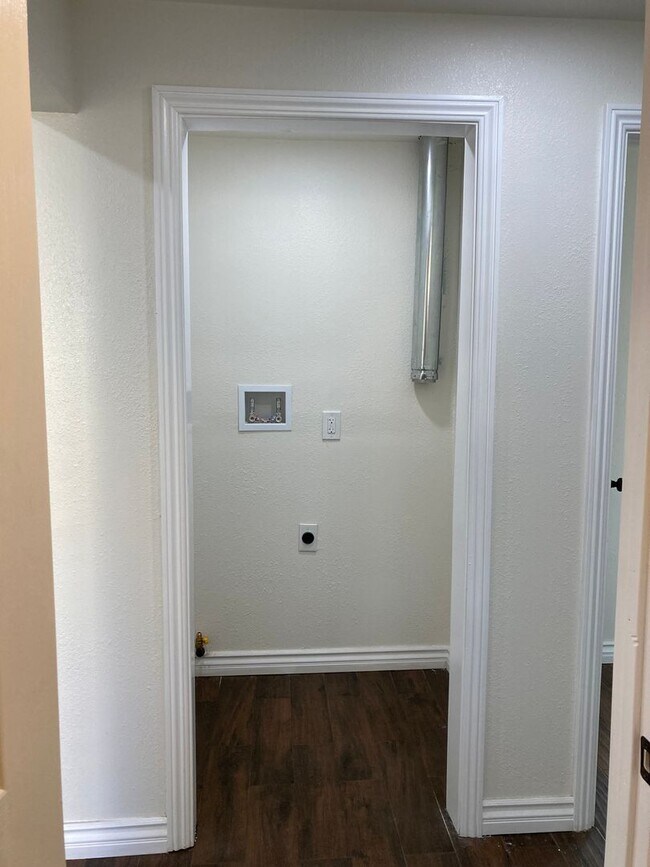 Building Photo - UPCOMING BEAUTIFUL 2 BEDROOM/ 2 BATH  * ONE TIME RENTAL*