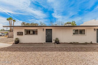 Building Photo - 1321 N 48th Pl