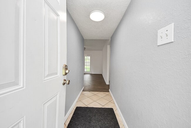 Building Photo - 7414 Battlewood Dr