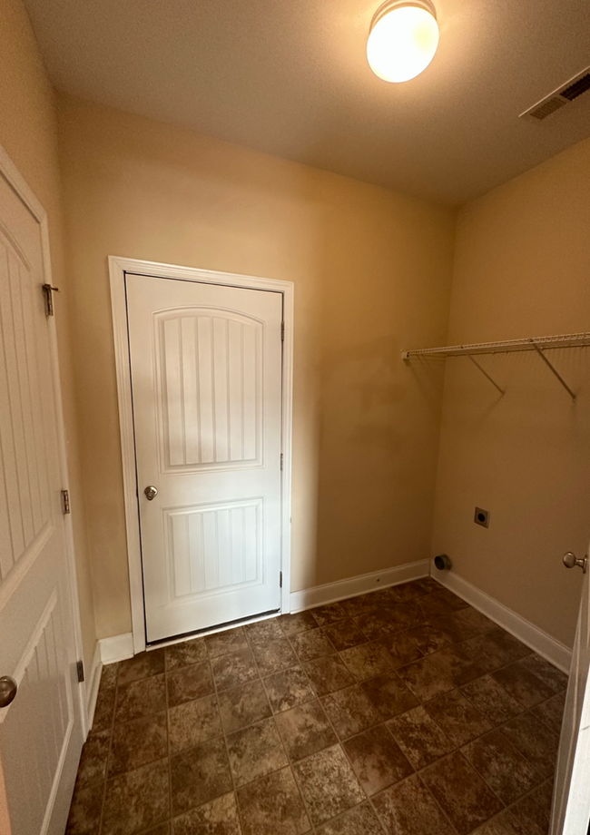 Building Photo - 2336 Pea Ridge Rd