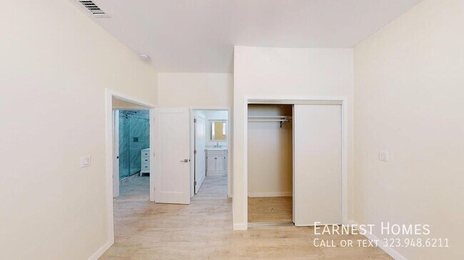 Building Photo - 7252 Glade Ave