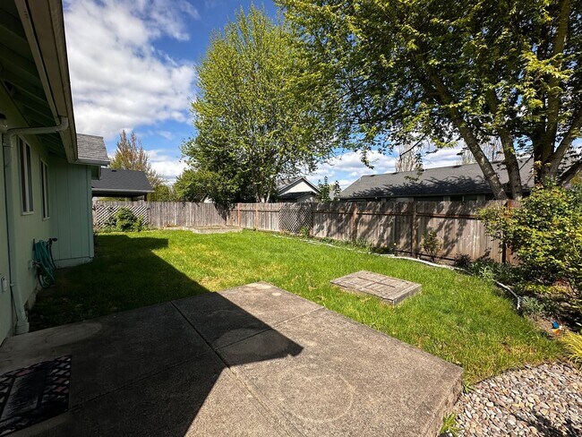 Building Photo - COMING SOON 3 Bedroom 2 Bath Single Family House