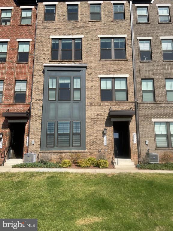 Building Photo - 43355 Radford Divide Ter