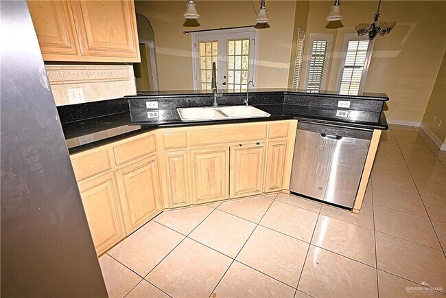 Building Photo - 18 Knight Ave