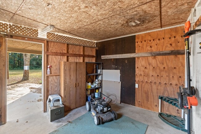 Building Photo - 3 bedrooms 2 bathroom