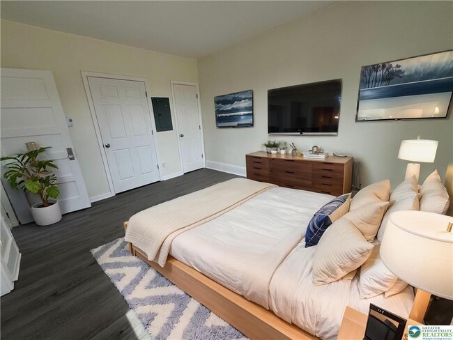 Building Photo - 807 Chestnut St