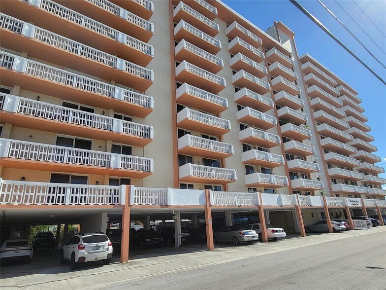 Building Photo - 801 S Ocean Dr