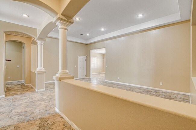 Building Photo - 4 Bedroom Single Story in Mountains Edge