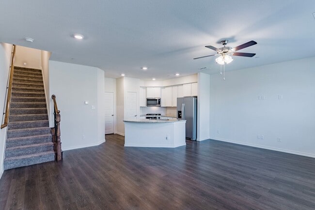 Building Photo - 326 Shasta Dr