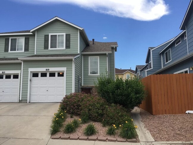 Primary Photo - 3 bedoom 2.5 bath townhome close to Powers...