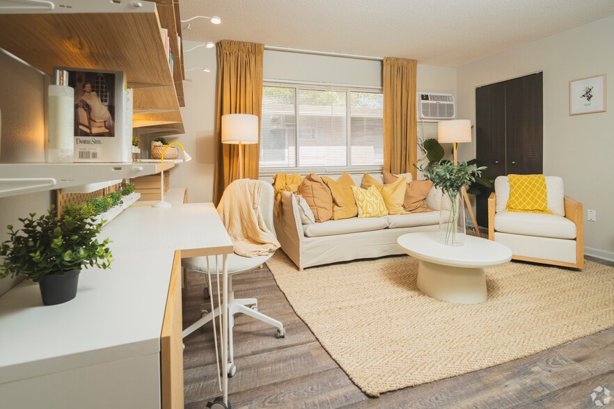 A 2BR, 2BA Premium MODEL APARTMENT- 800SF - Piccadilly West