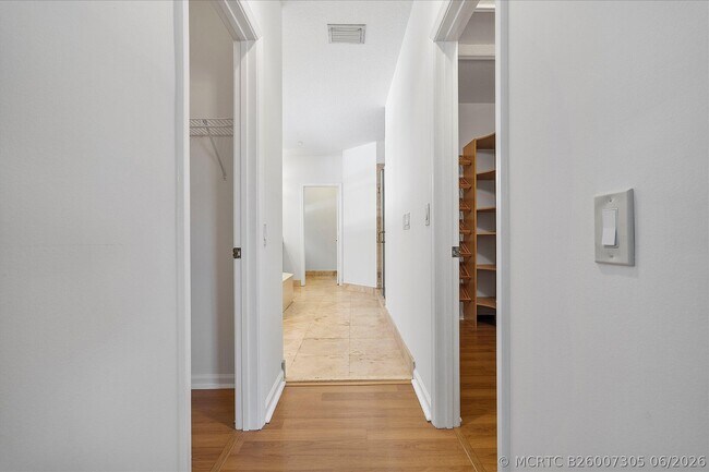 Building Photo - 2013 Harbor View Cir