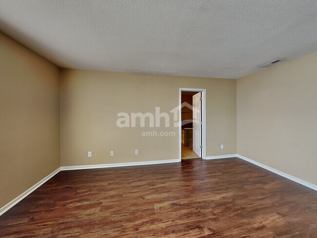 Building Photo - 7927 Newhall Way