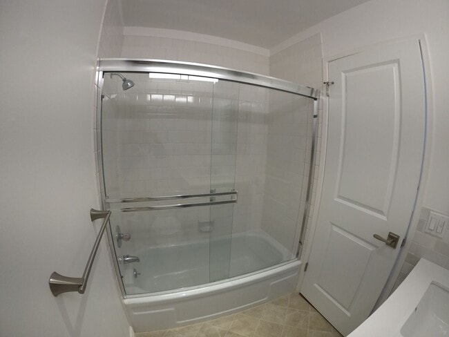 Building Photo - UPDATED TWO BED / TWO AND HALF BATH HEADLA...